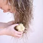 Lamazuna Acondicionador rígido para todo tipo de cabellos BIO - vainilla (75 g) - domina y perfuma dulcemente el cabello