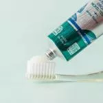 Officina Naturae Pasta dentífrica con menta BIO (75 ml) - cuida el esmalte dental y las encías