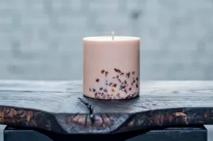 TL Candles Vela con aroma a flores y miel Amber Sea XL