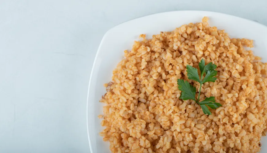 El bulgur es un excelente acompañamiento lleno de salud y sabor.