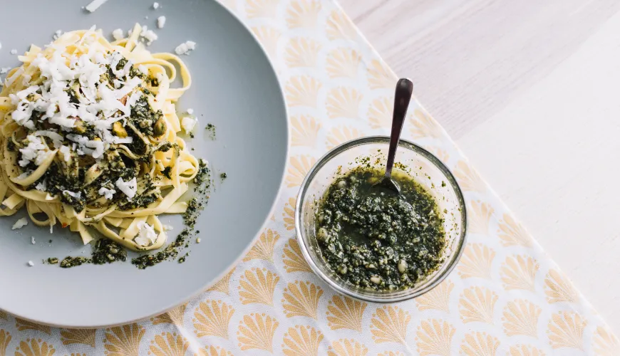 El pesto casero trae el sabor de Italia a tu cocina.