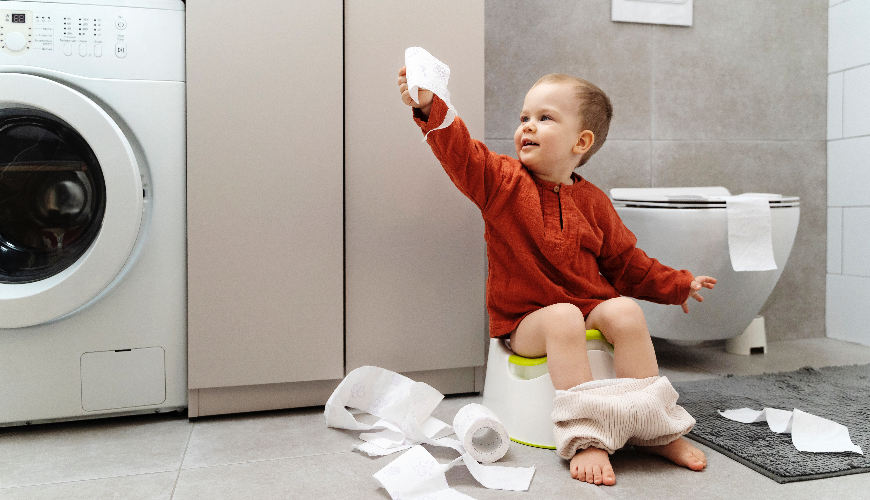 Cómo enseñar a un niño a usar el orinal