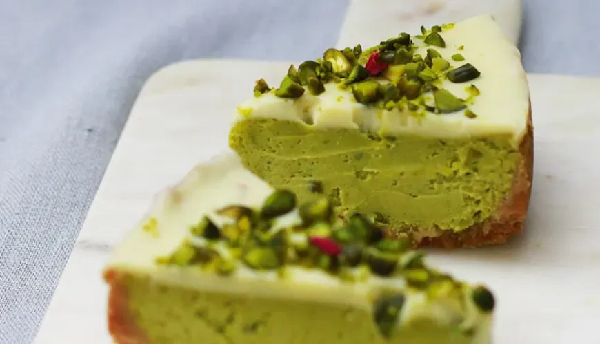 El cheesecake de pistacho sorprenderá a cada invitado.