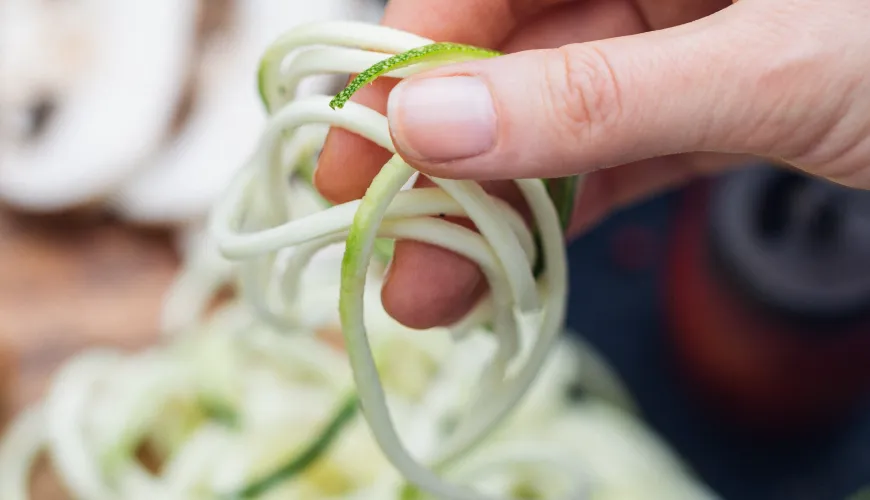 Ventajas y riesgos asociados con los fideos de konjac