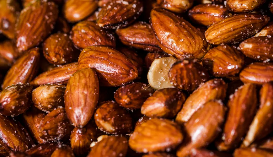 El sabor ahumado y la crocancia hacen que las almendras ahumadas sean excepcionales.