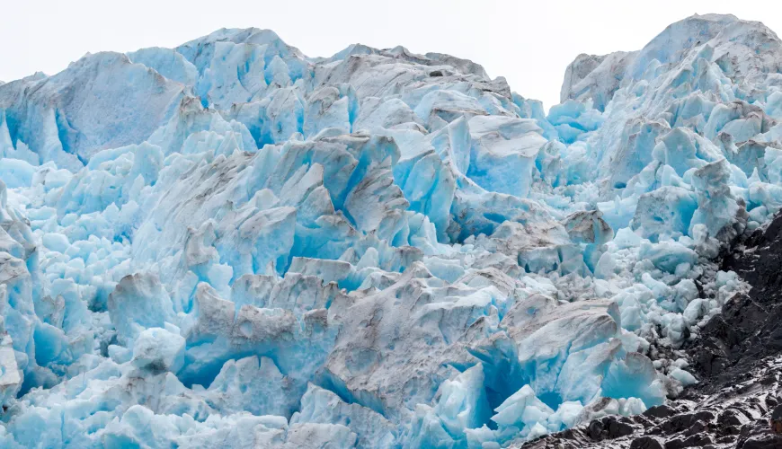 Agua de glaciar: la historia de la pureza preservada durante milenios