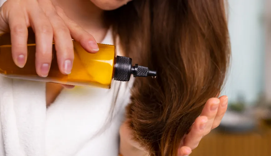 Cuidado natural del cabello con la ayuda de un envoltorio de aceite